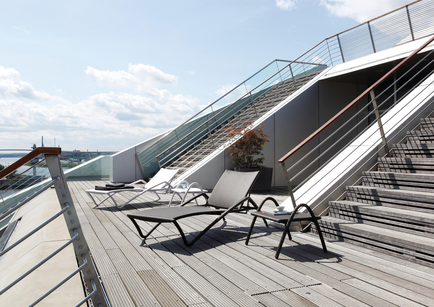 CAIRO Side Table detail