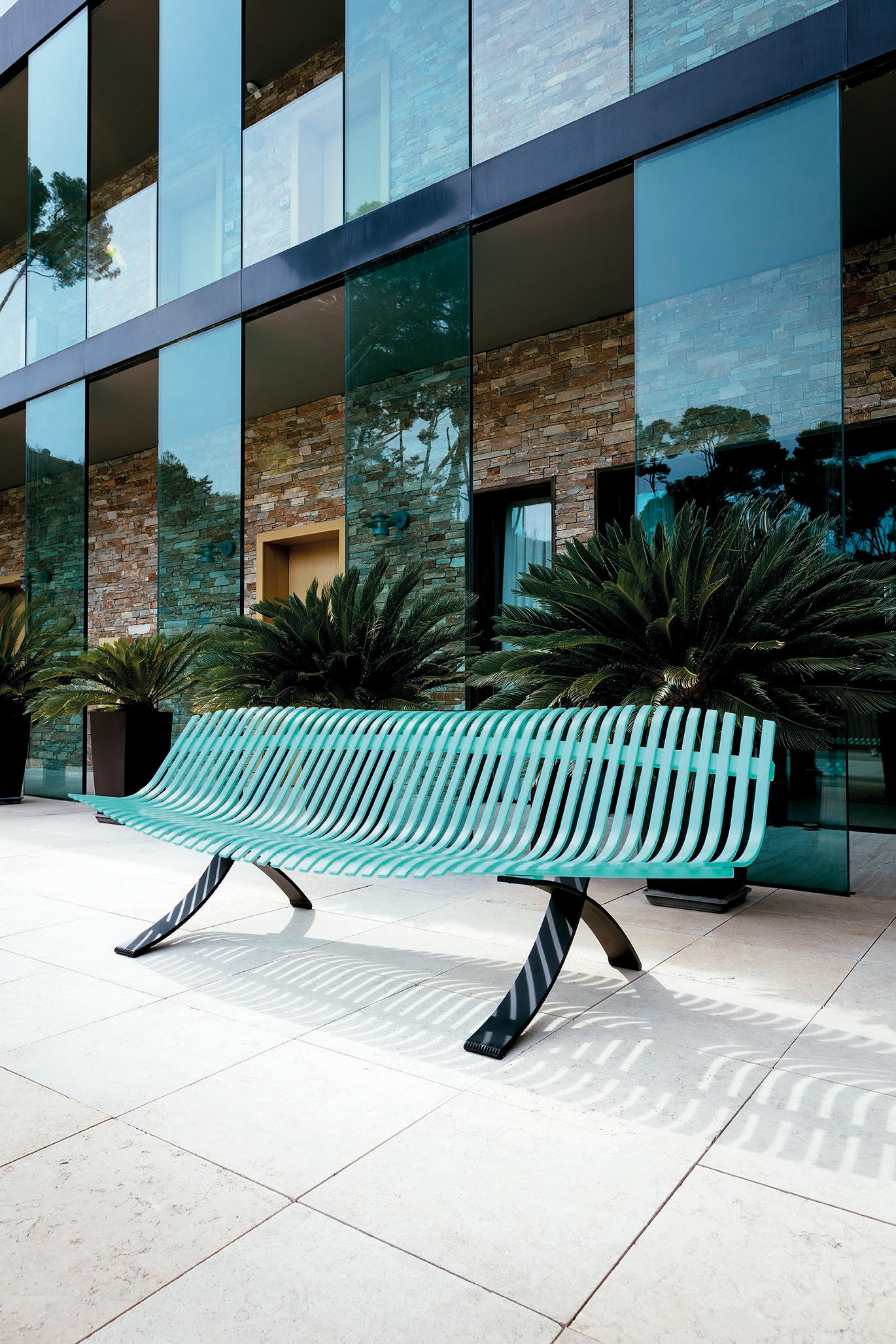 Charivari | Bench detail