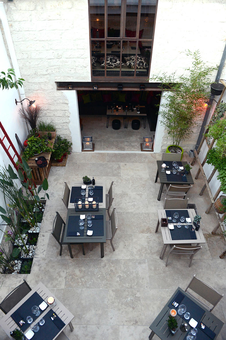 Costa | Table 80 X 80 Cm detail