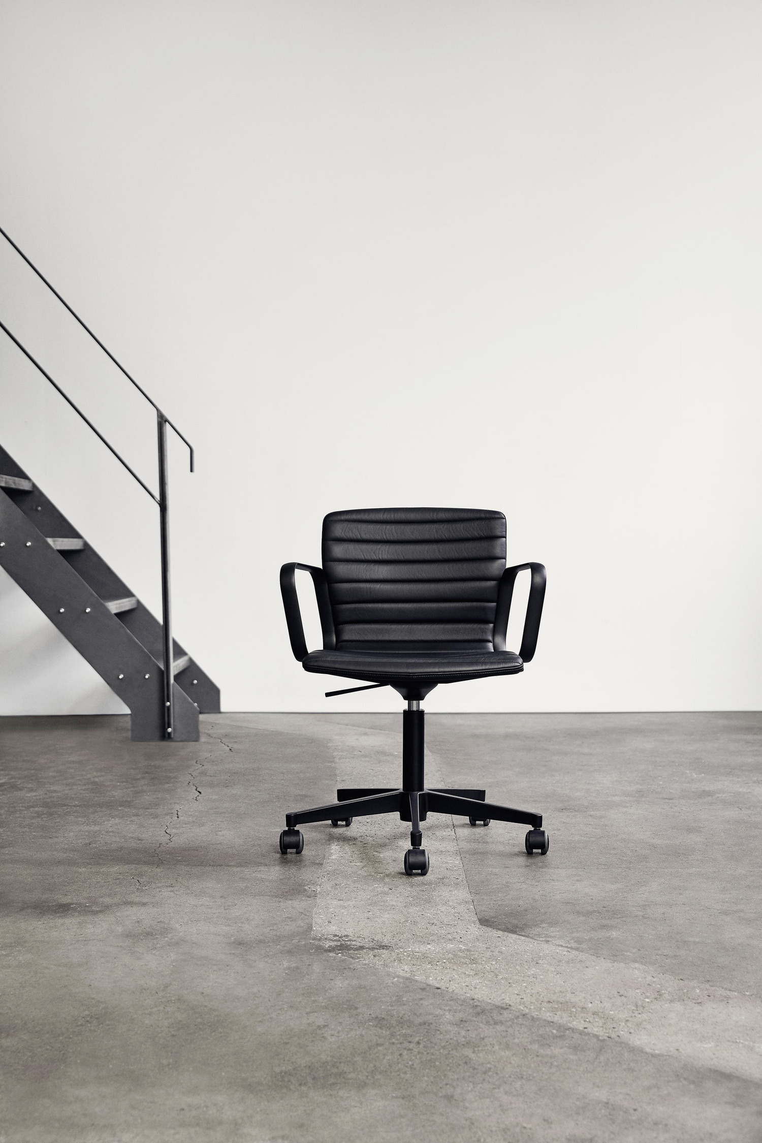 Butterfly Swivel – Black Edition