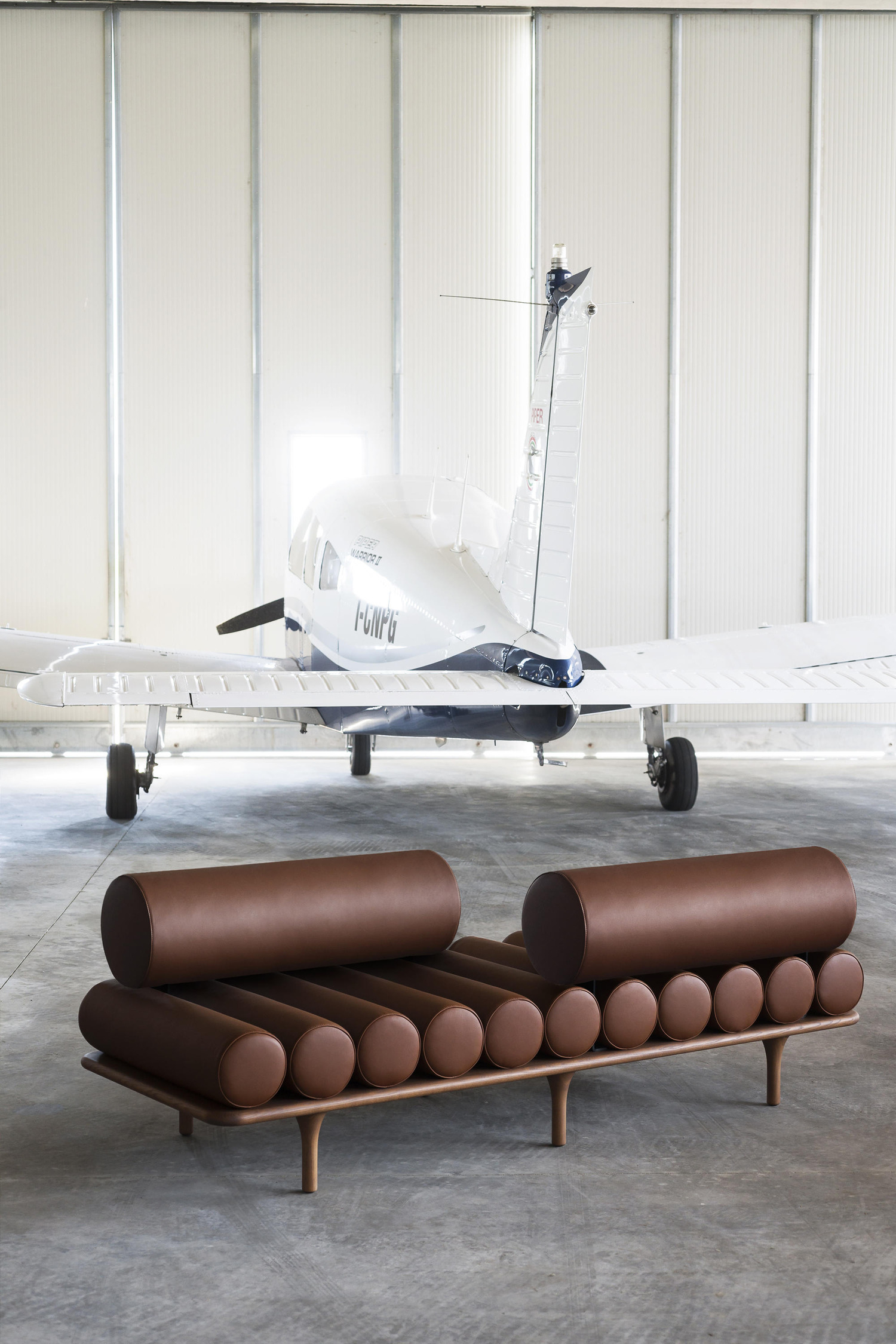 Five To Nine Daybed With Vis A Vis Backrest