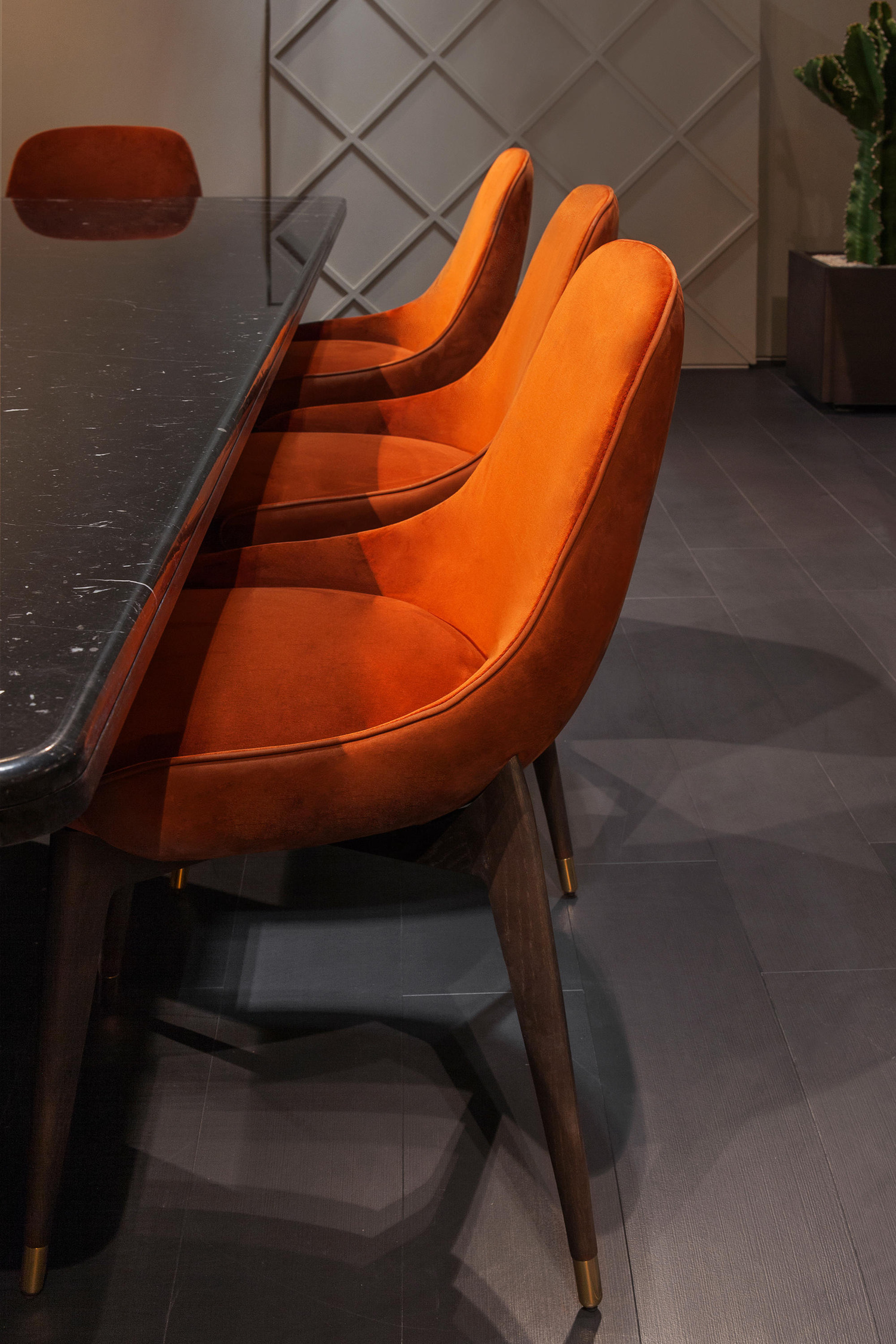 1600 Royal Chair detail