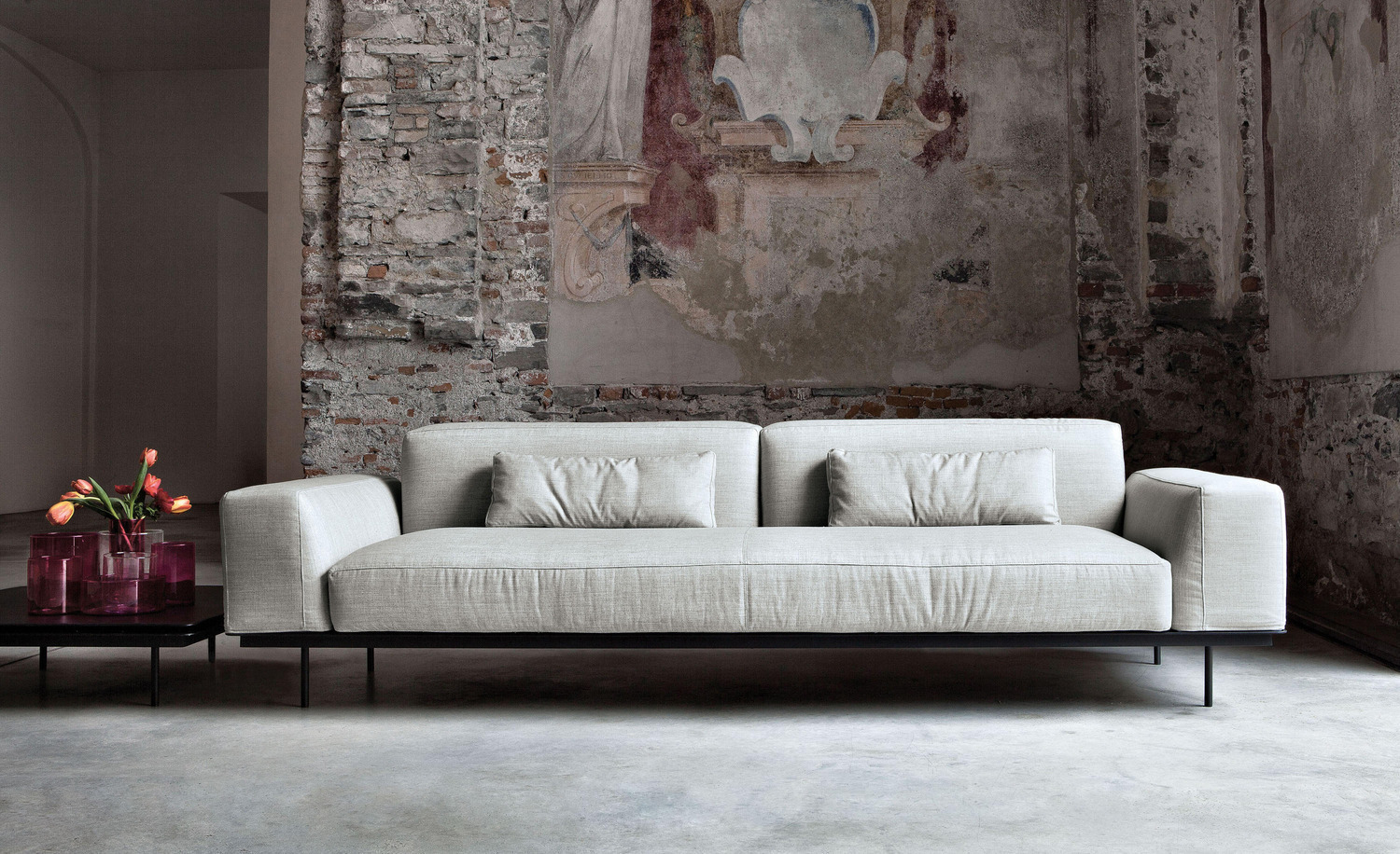 535 Sit Up Sofa detail