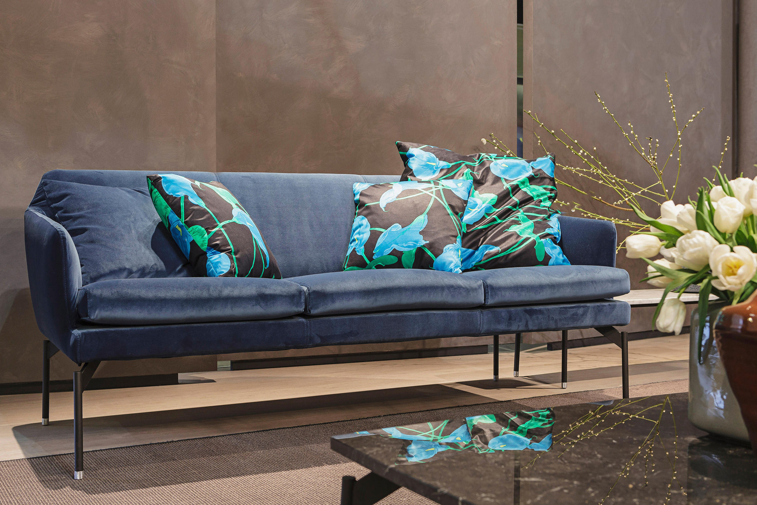 770 Level Sofa detail