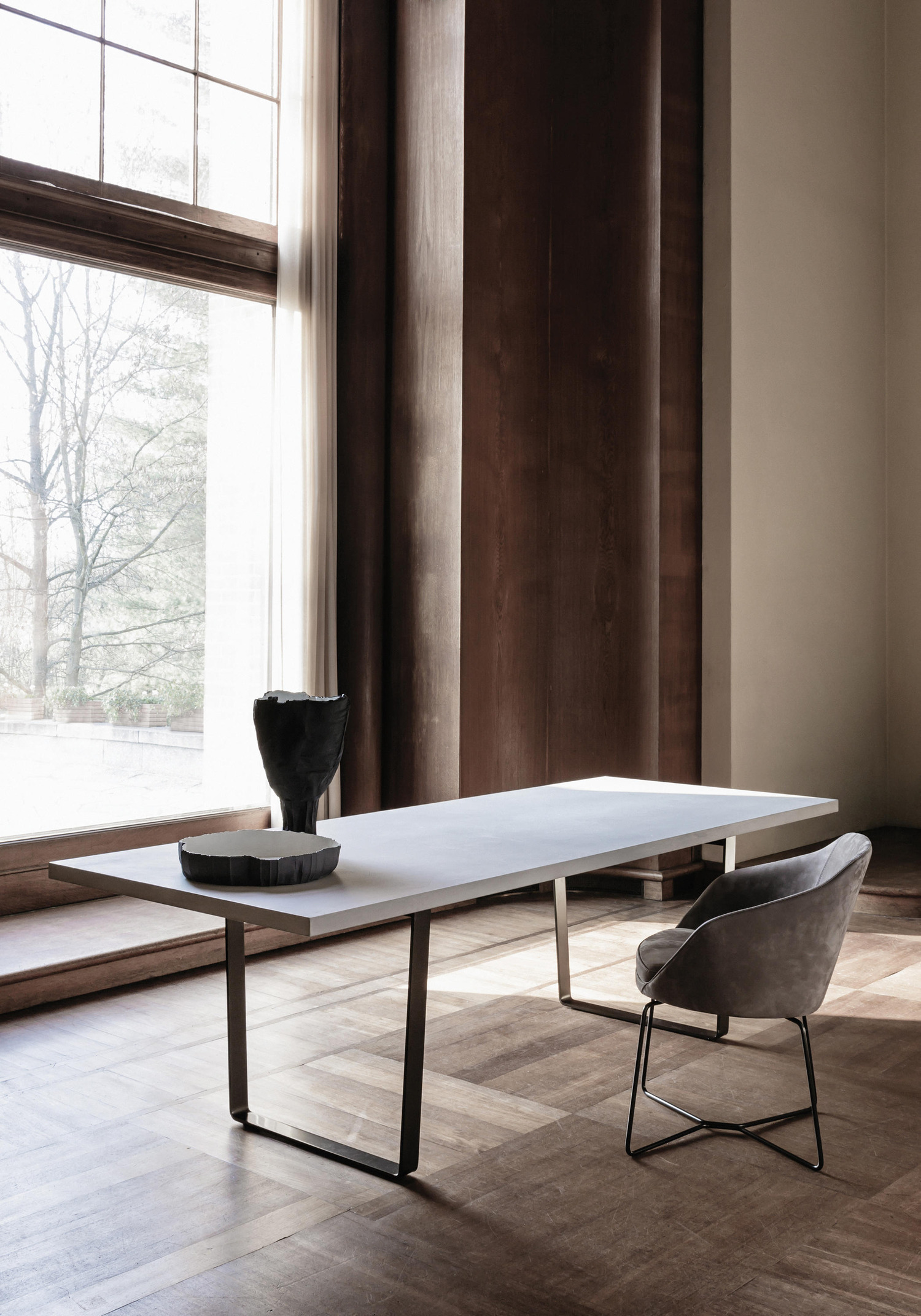 9400 Ribbon Dining Table detail