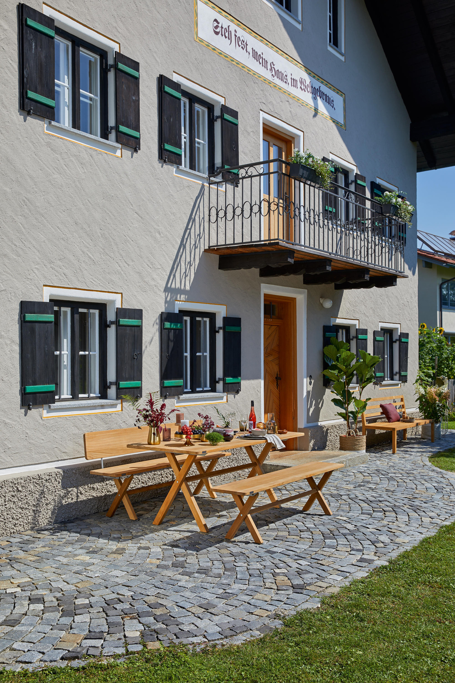 Cross Table 80 X 80 Xm detail