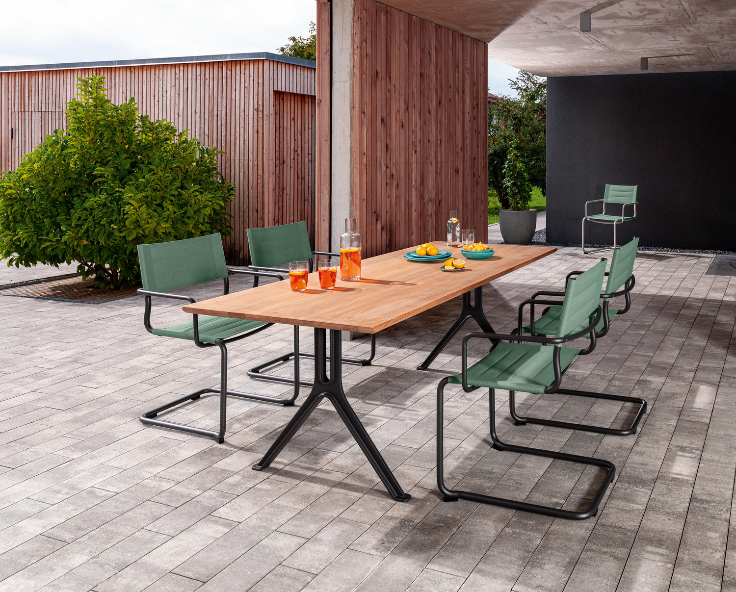 Gustavo Table 240 X 90 detail