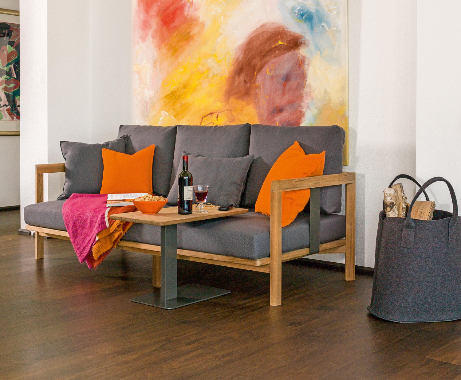 New Hampton Bench With Seat And Back Cushions detail